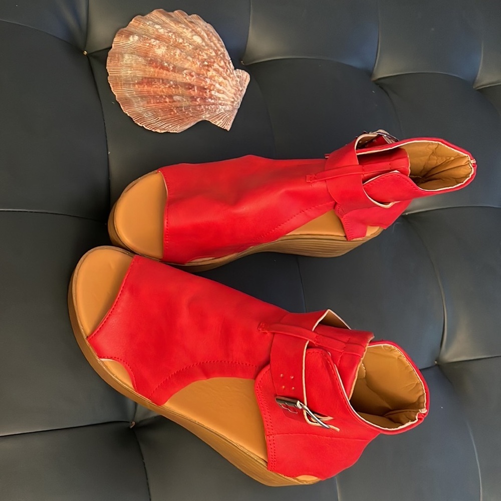 Vegan pleather - cute for 1 season